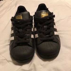 Black Adidas Superstar